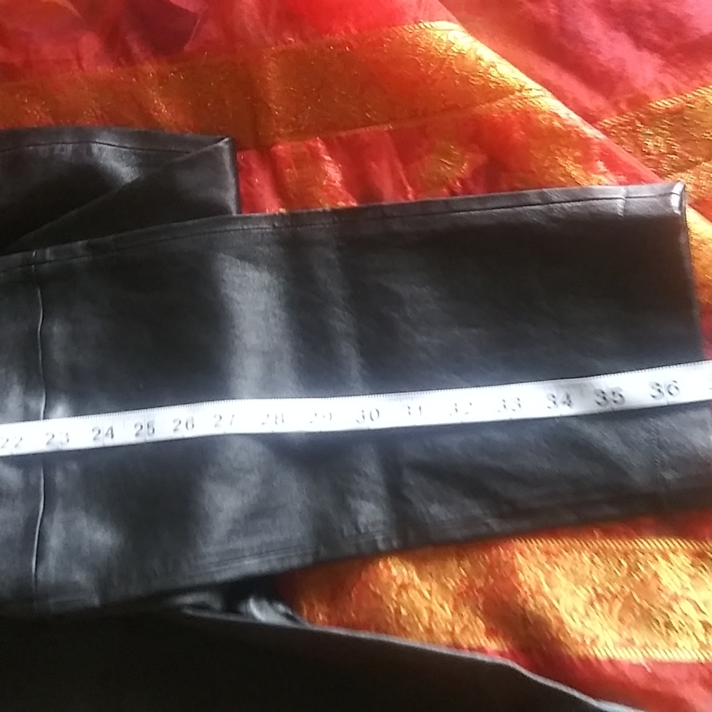 SOLD 💕St. John Napa Leather Stretch Pants - Picture 5 of 13